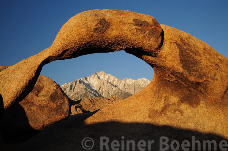 Mobius arch