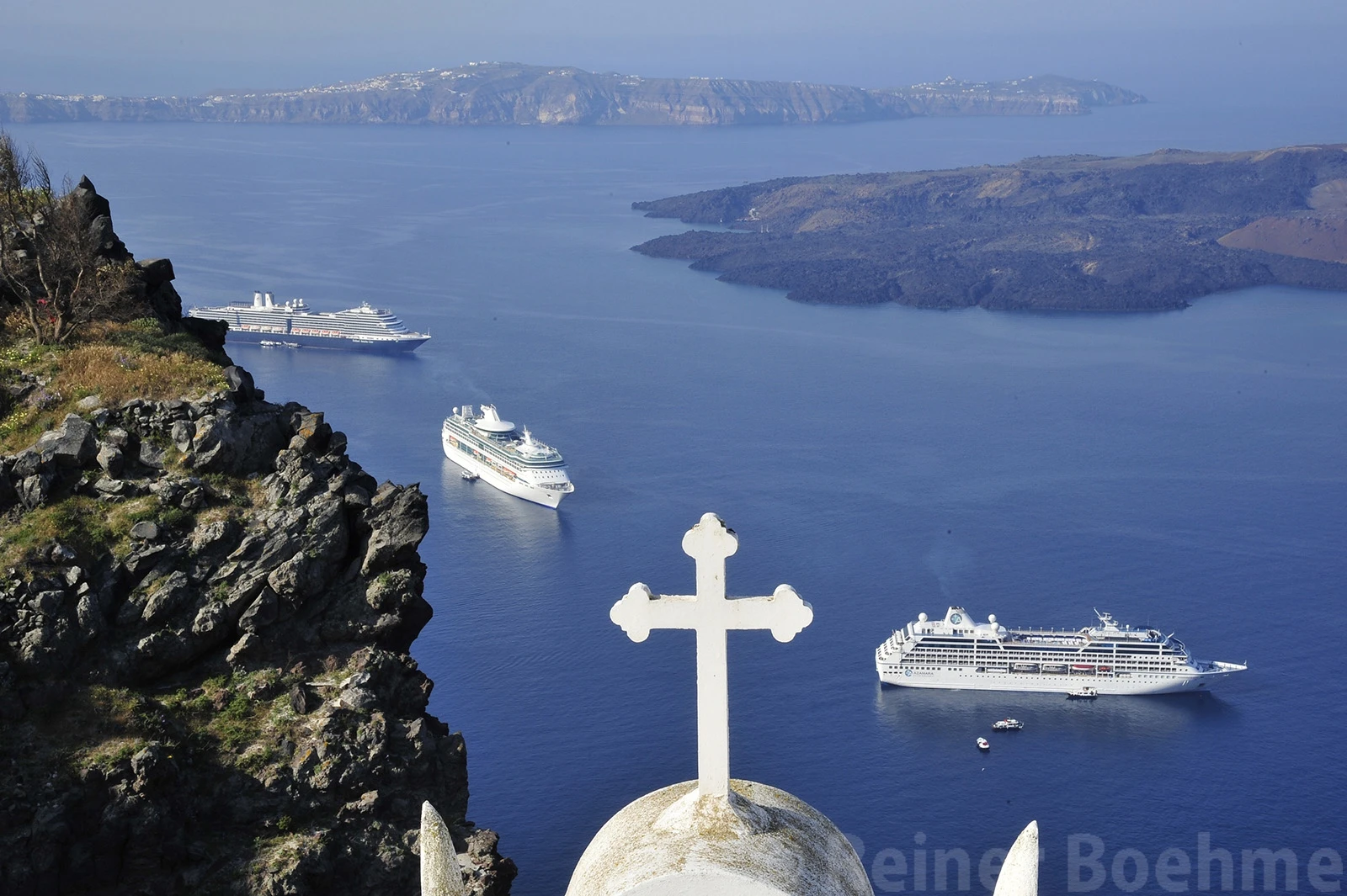 Fira8, Santorini/Greece – photo by Reiner Boehme