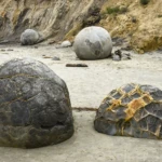 Moeraki boulders V
