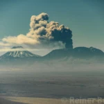 Licancabur volcano is active