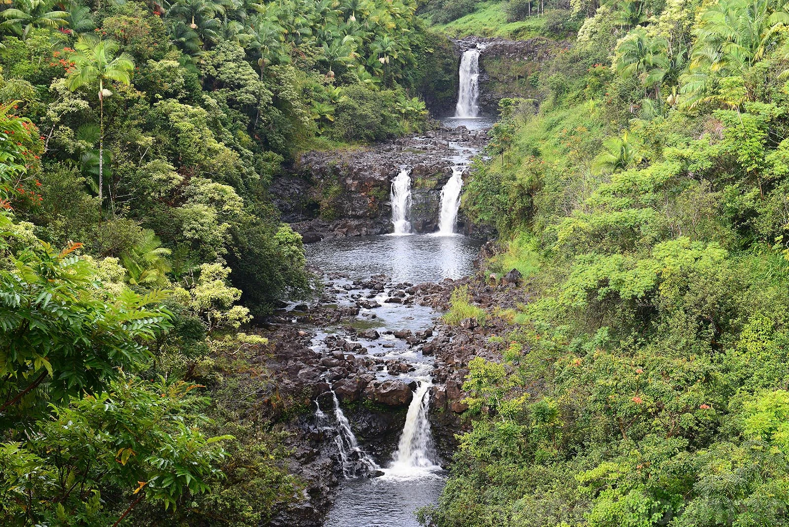 Triple waterfall, Hawaii – photo by Reiner Boehme