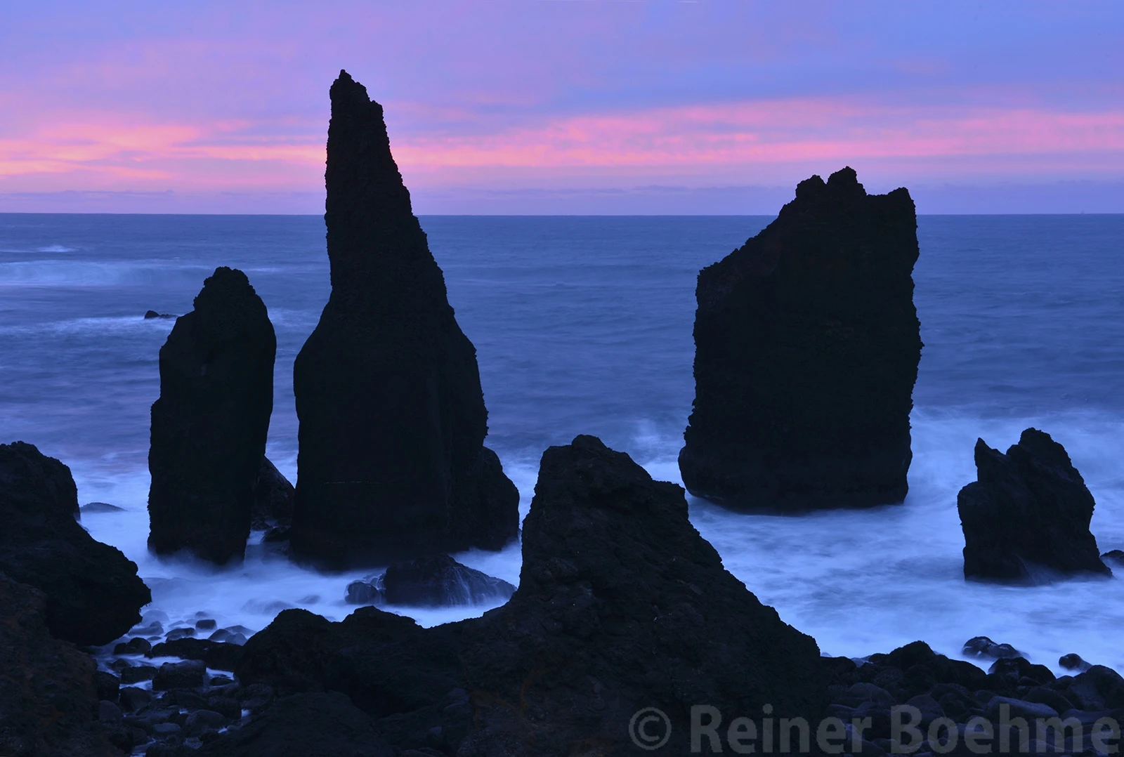 Reykjanes south coast, Iceland – photo by Reiner Boehme