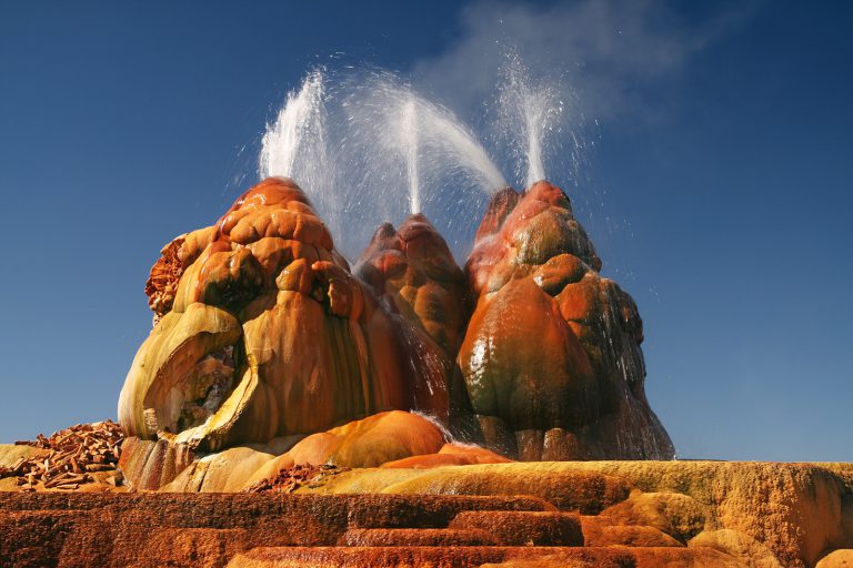 Fly geyser