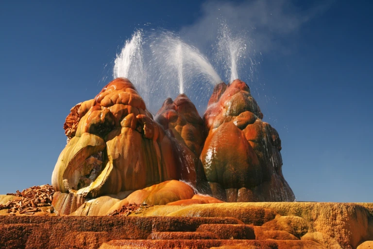 Fly geyser I