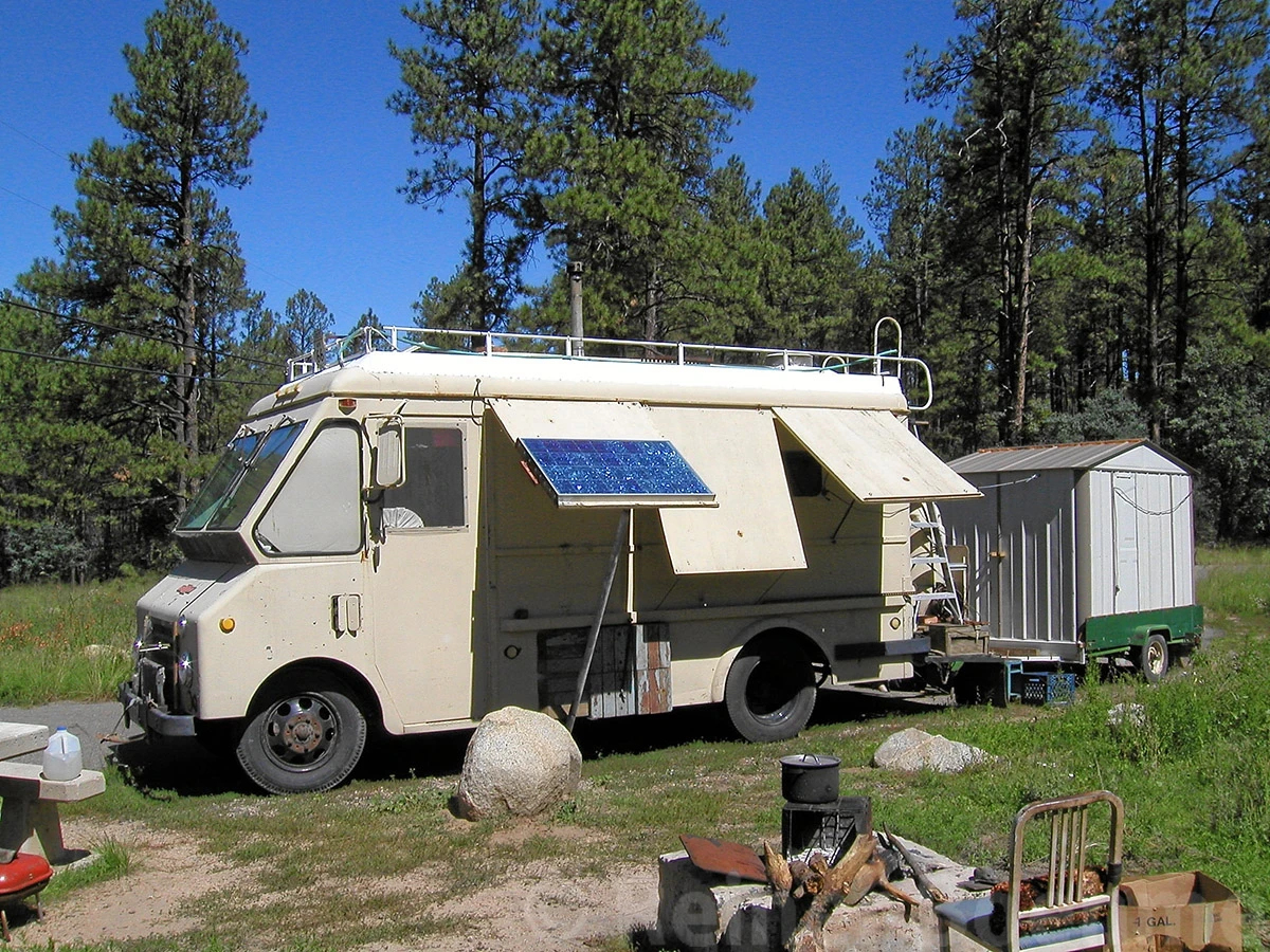 Take your garden hut with you, On the road – photo by Reiner Boehme