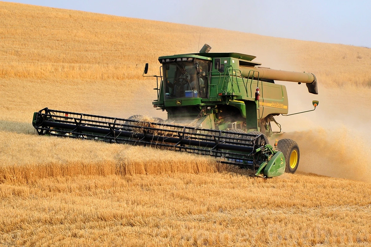 Harvest time, The Palouse – photo by Reiner Boehme