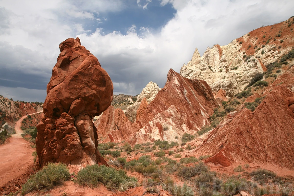 Cottonwood canyon road, Highways 12 and 24 – photo by Reiner Boehme