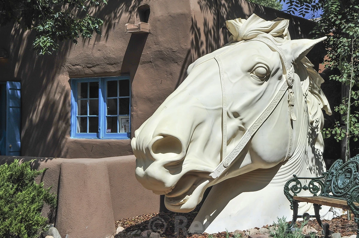 Gallery road, Santa Fe – photo by Reiner Boehme