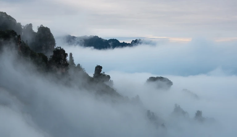 Zhangjiajie-Pandora mountains
