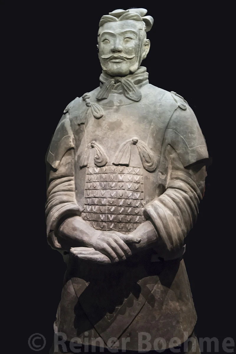 Exhibition hall #2 soldier #1, Xi'an Terracotta army – photo by Reiner Boehme
