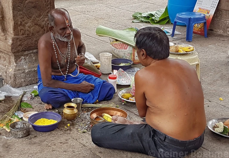 Hindu priest session