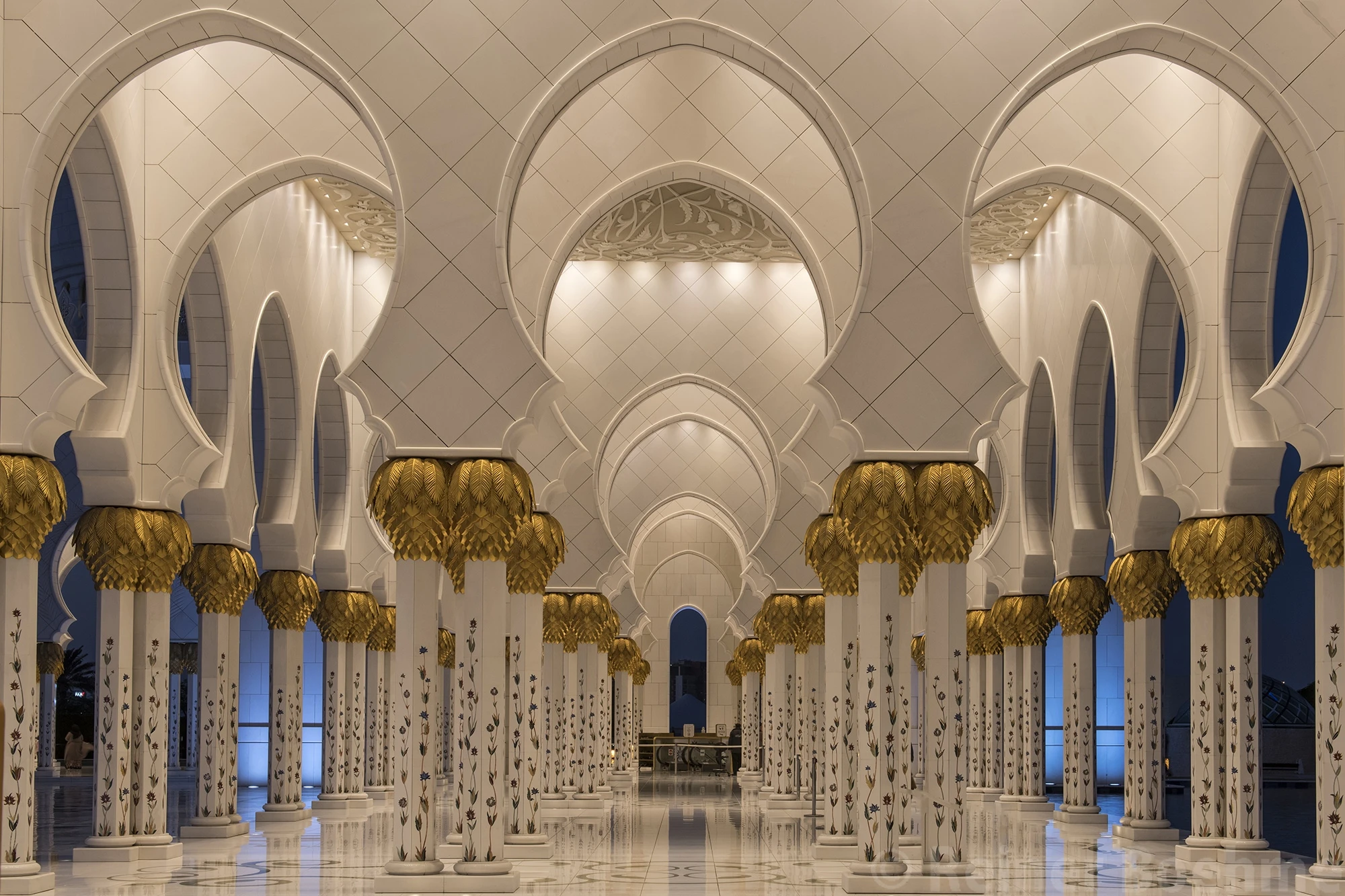 Inside the mosque, United Arab Emirates – photo by Reiner Boehme