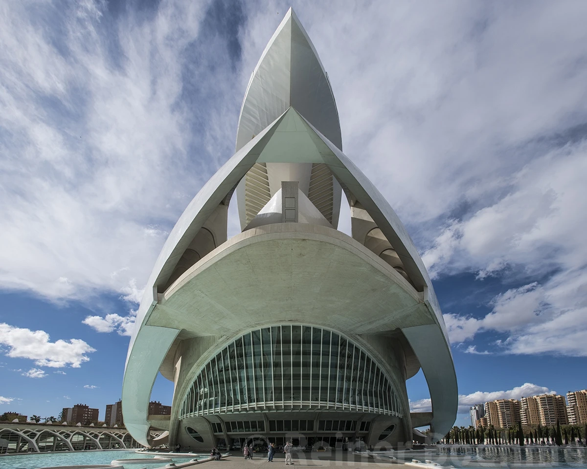 Frontal view, Valencia – photo by Reiner Boehme