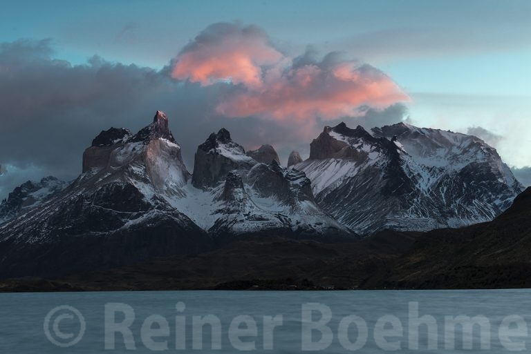 Los Cuernos = the horns