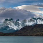 High winds over Los Cuernos