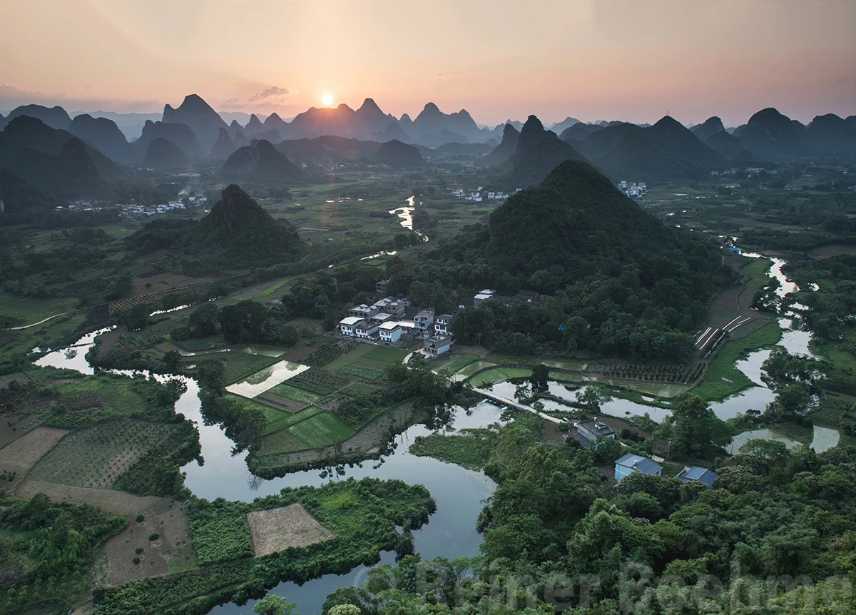 Cuiping mountain, Guilin-Li river – photo by Reiner Boehme
