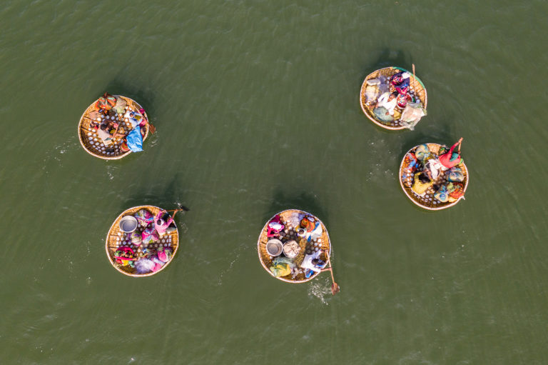 Round basket boats