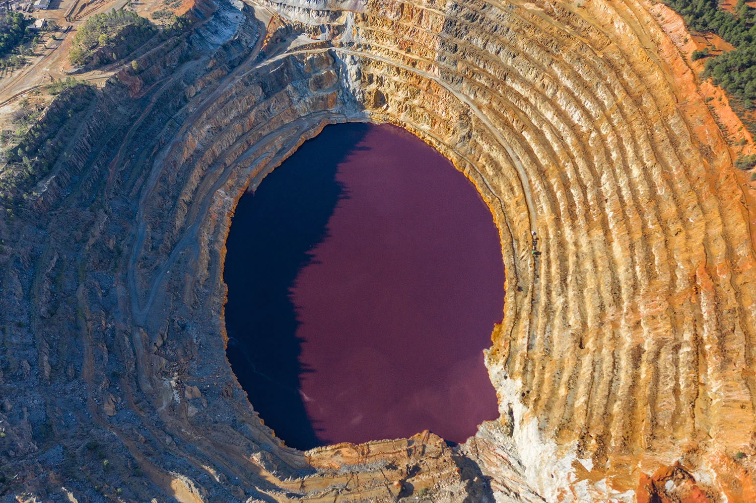 Abandoned mine, Sevilla-Huelva-Rio Tinto – photo by Reiner Boehme