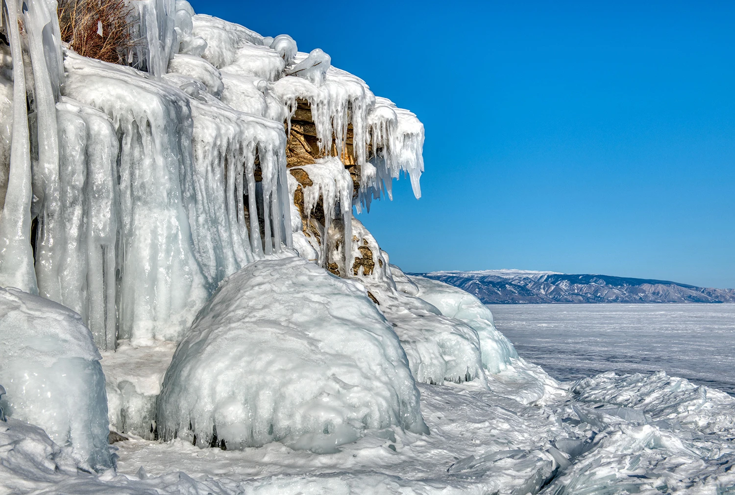 Lake shore IV, Lake Baikal – photo by Reiner Boehme