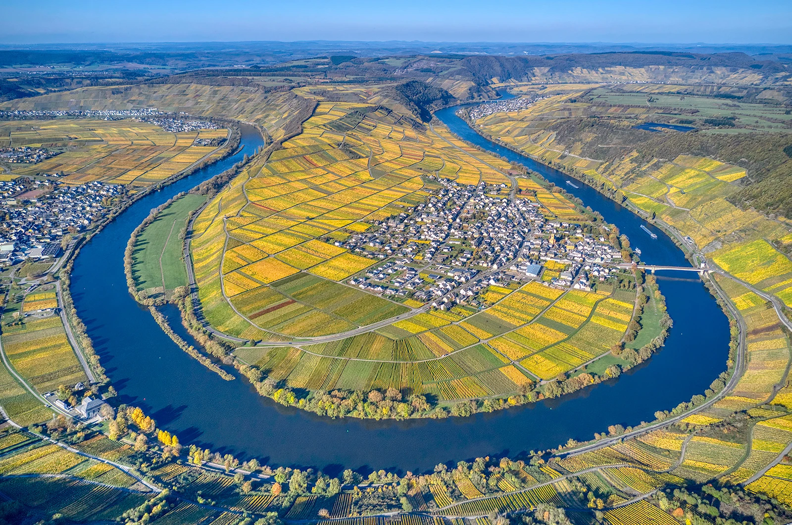 Trittenheim horseshoe bend, Eiffel and rivers Ahr, Mosel – photo by Reiner Boehme
