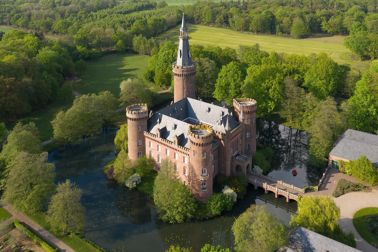 Moyland, Castles – photo by Reiner Boehme