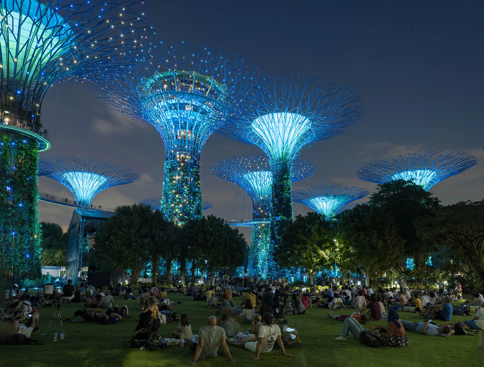 Light show at Marina Bay Sands, Singapore – photo by Reiner Boehme