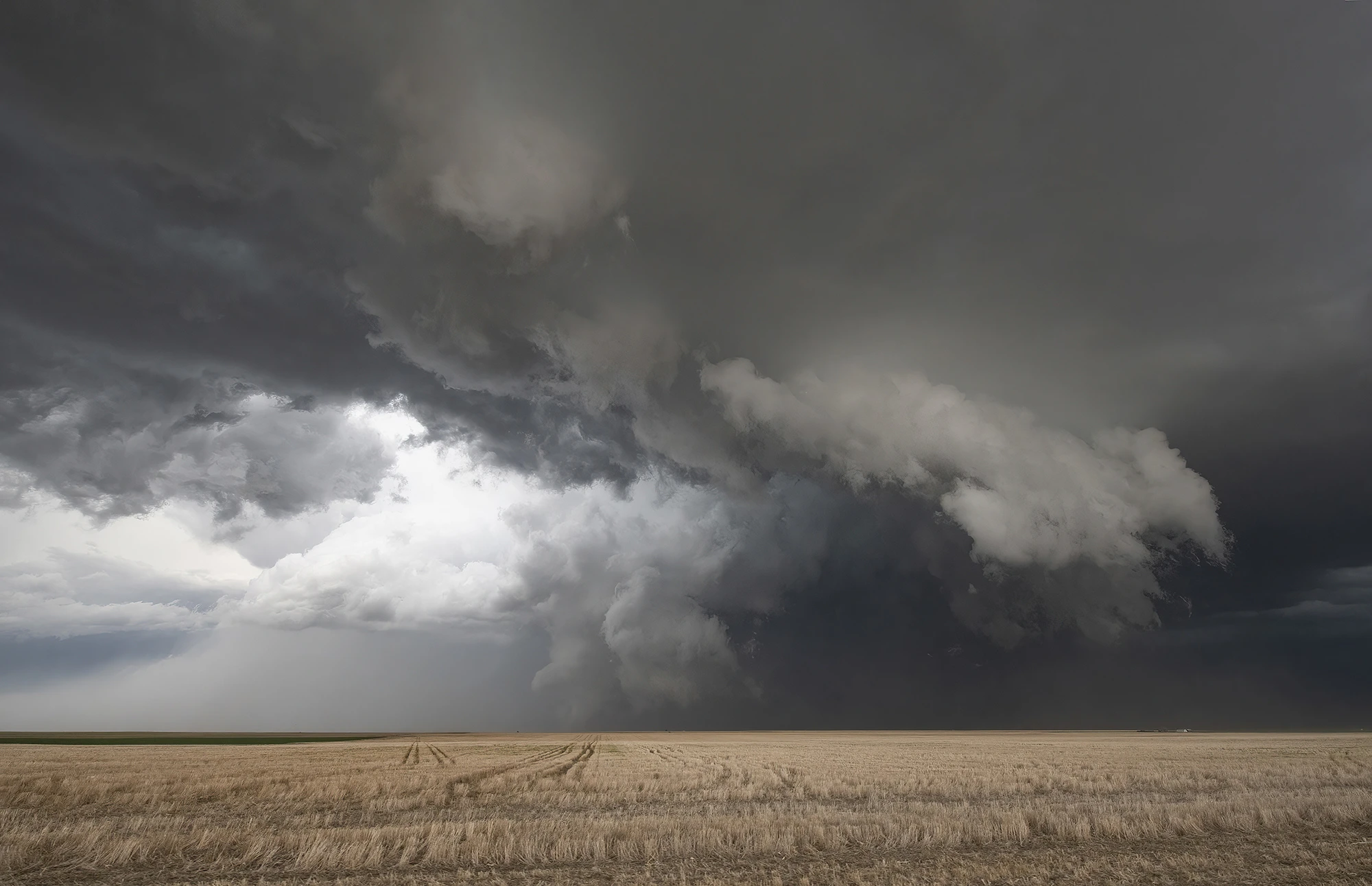 Contrasts, Tornado alley 2022 – photo by Reiner Boehme