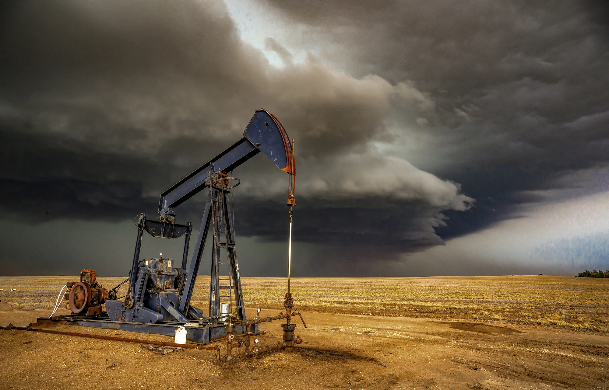 The lifeblood of the world’s economy, Tornado alley 2023 – photo by Reiner Boehme