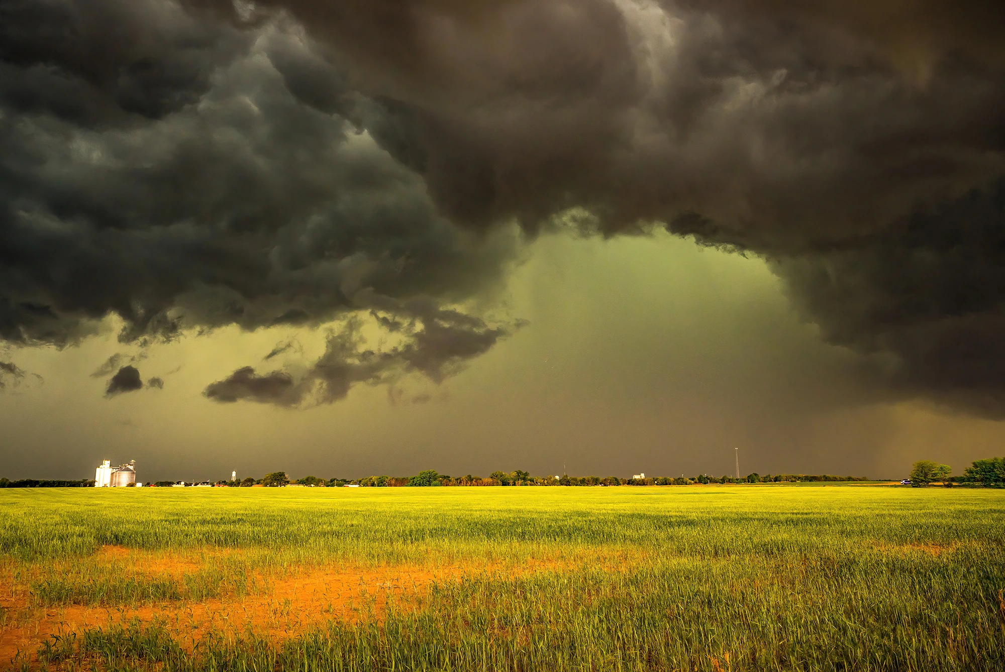 Dark clouds and sunshine, Tornado alley 2023 – photo by Reiner Boehme
