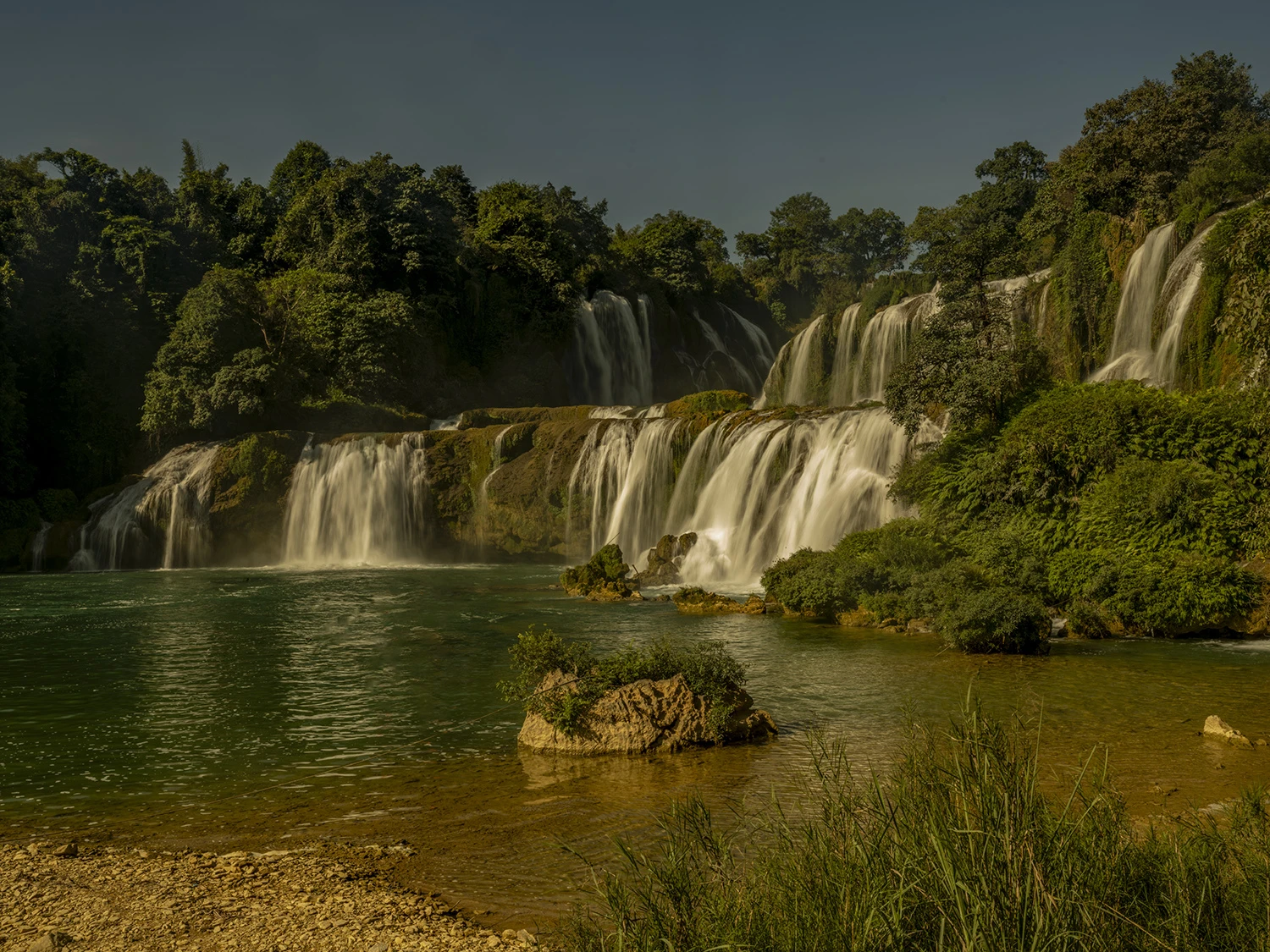 From all the way down, Southwest China – photo by Reiner Boehme