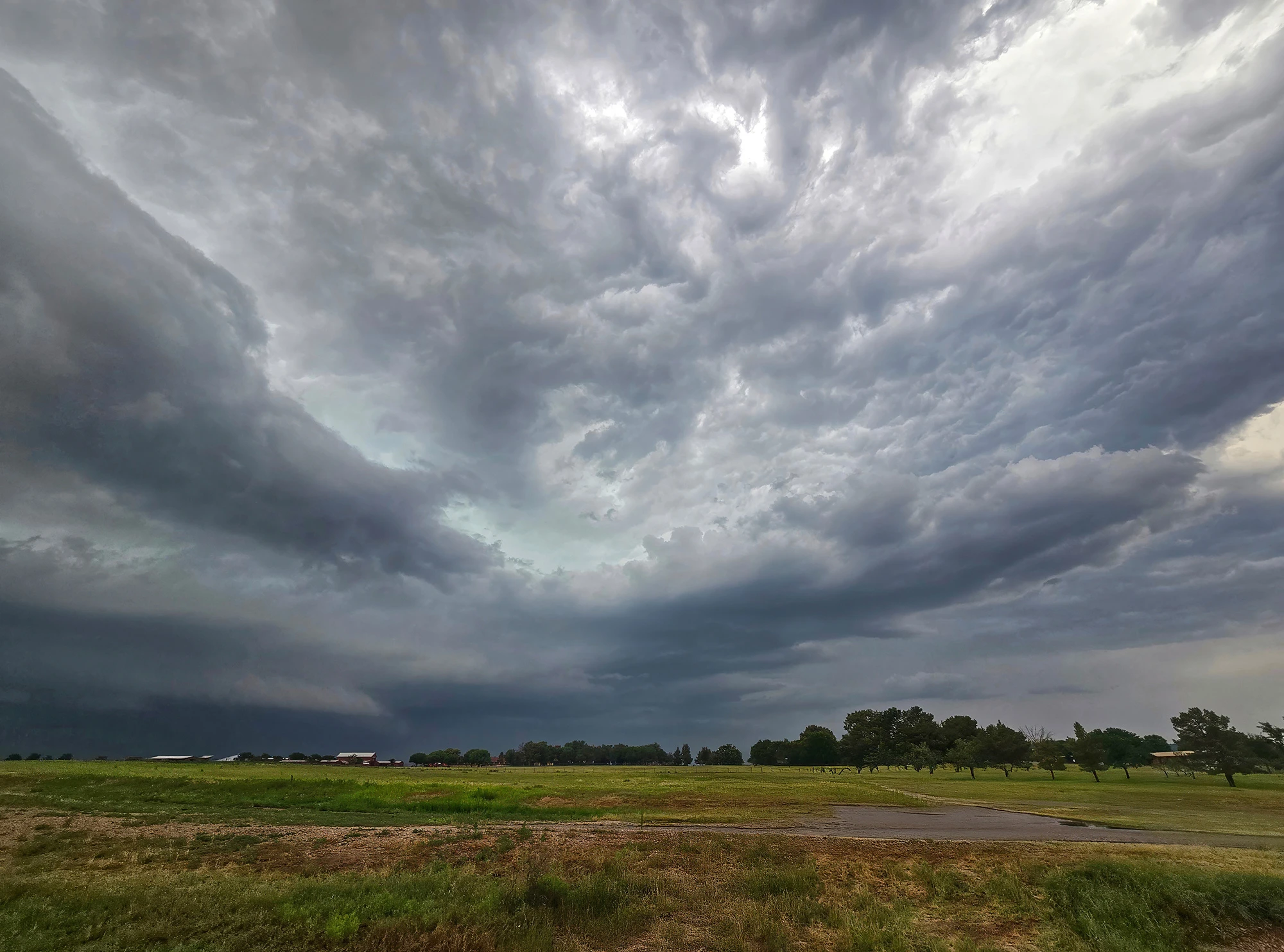 Mobile phone photo, Tornado alley 2025 – photo by Reiner Boehme