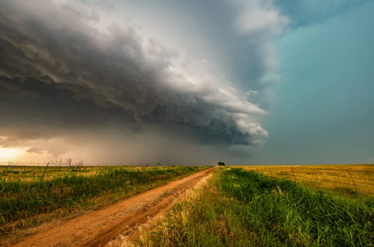 Shelf cloud