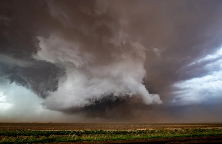 The Morton tornado is quickly changing structure