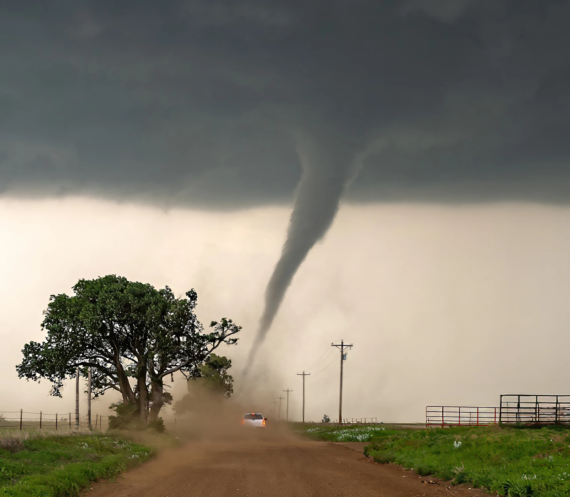 Moving across the street, Tornado alley 2025 – photo by Reiner Boehme