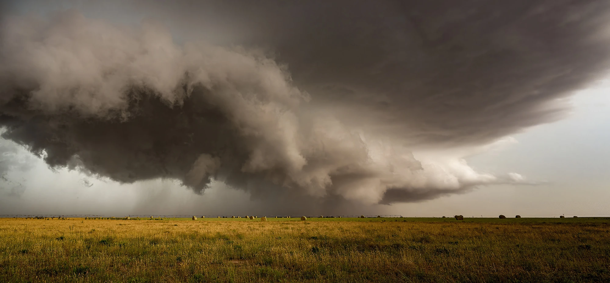 The supercell is building up, Tornado alley 2025 – photo by Reiner Boehme