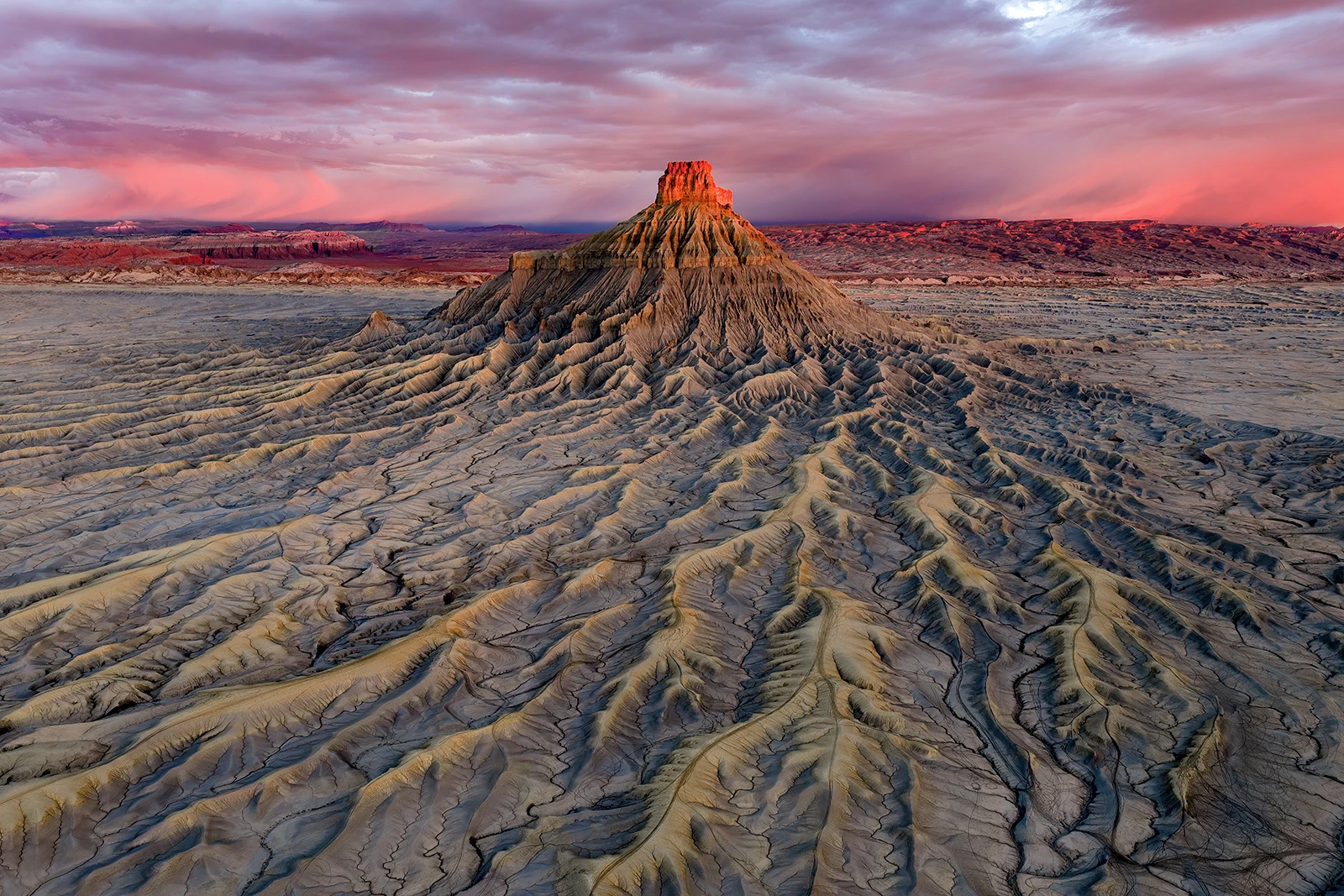 Factory butte sunrise, Utah drone tour – photo by Reiner Boehme