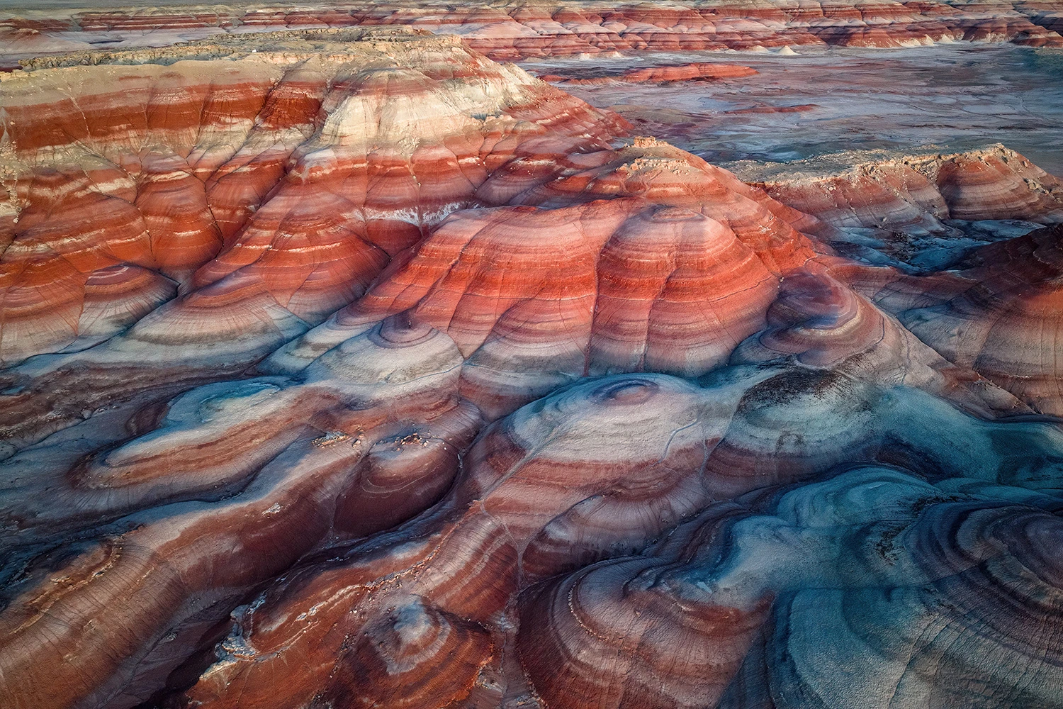 Bentonite hills tour, Utah drone tour – photo by Reiner Boehme