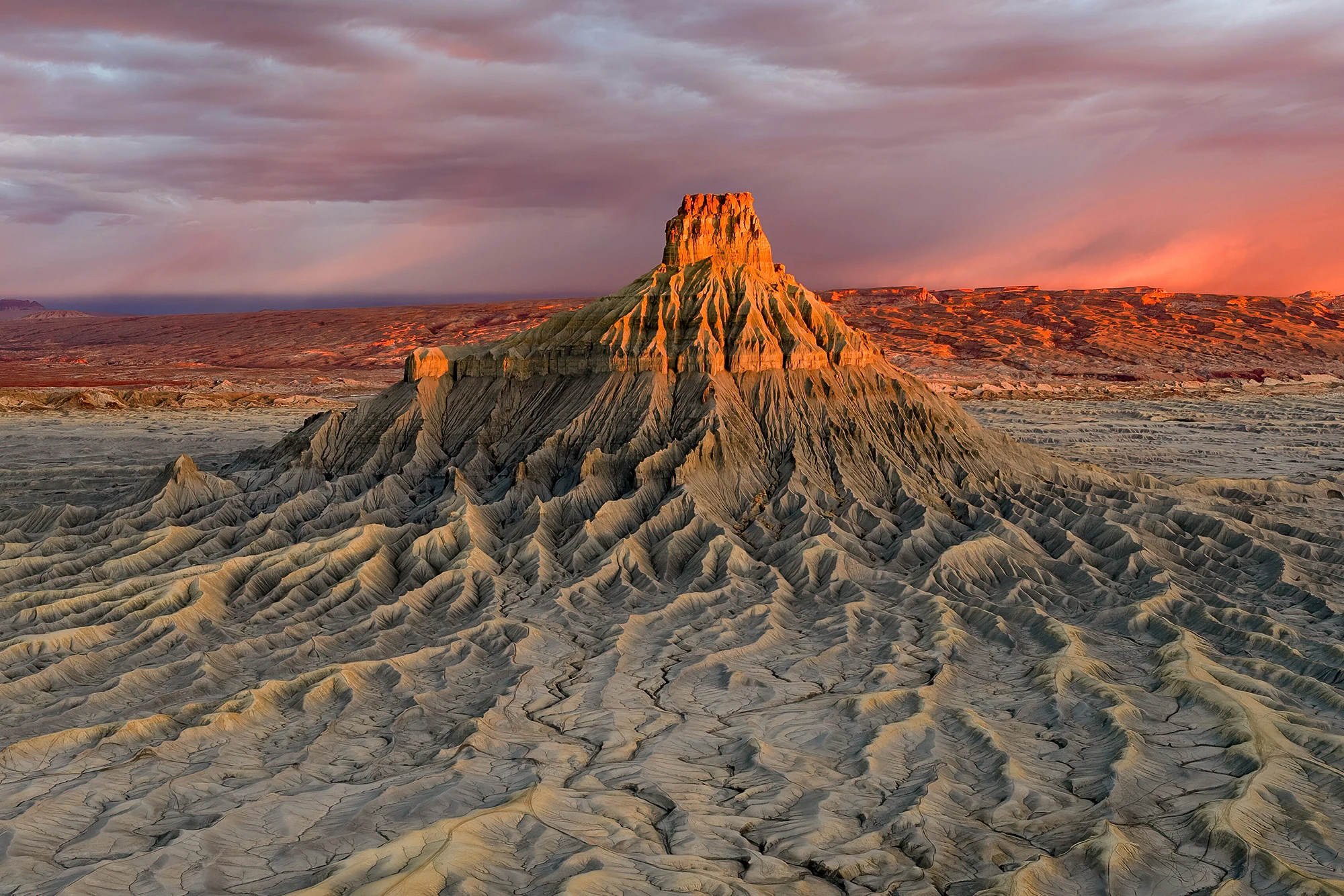 Sunrise at factory butte, Utah drone tour – photo by Reiner Boehme