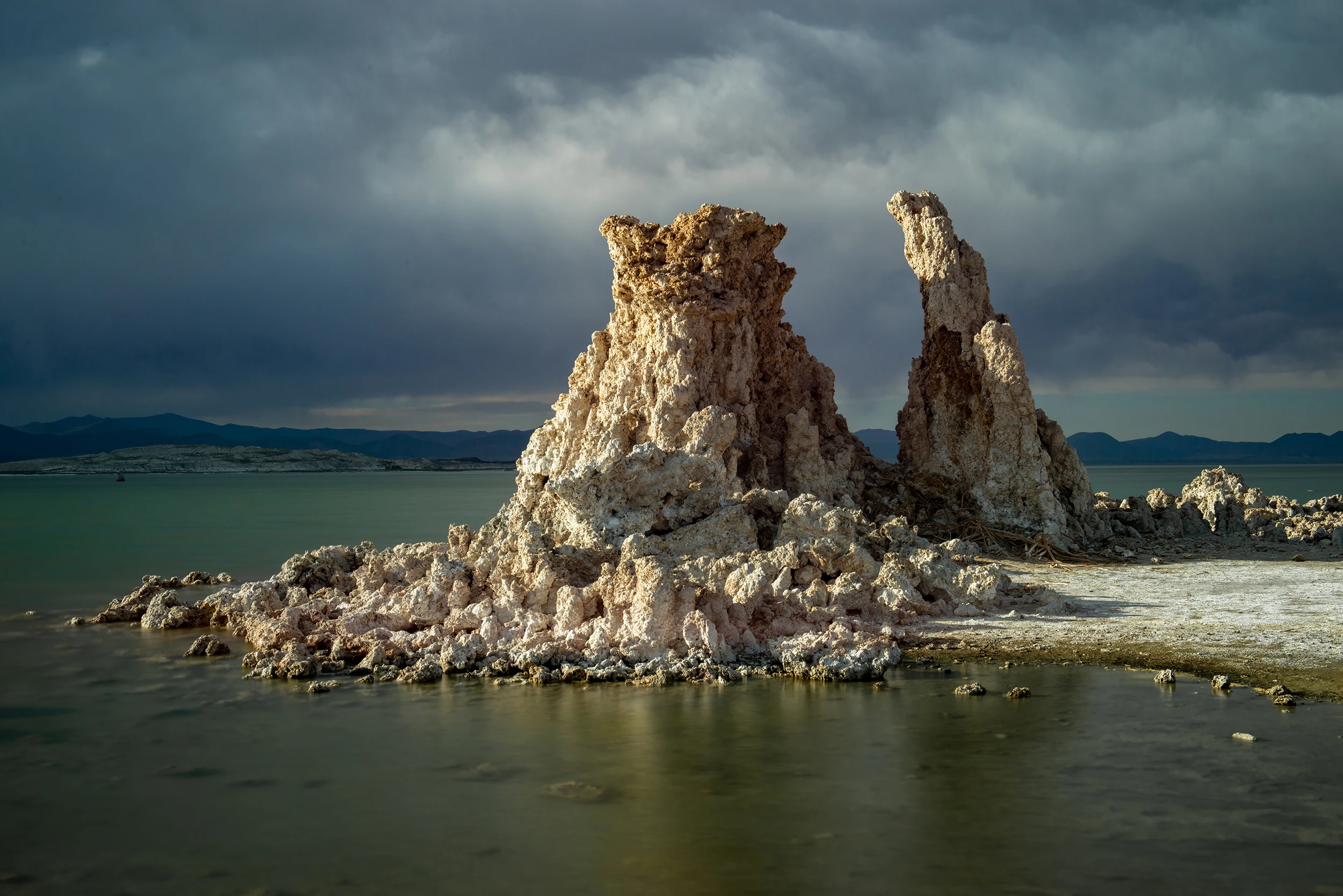 Late, Mono Lake – photo by Reiner Boehme