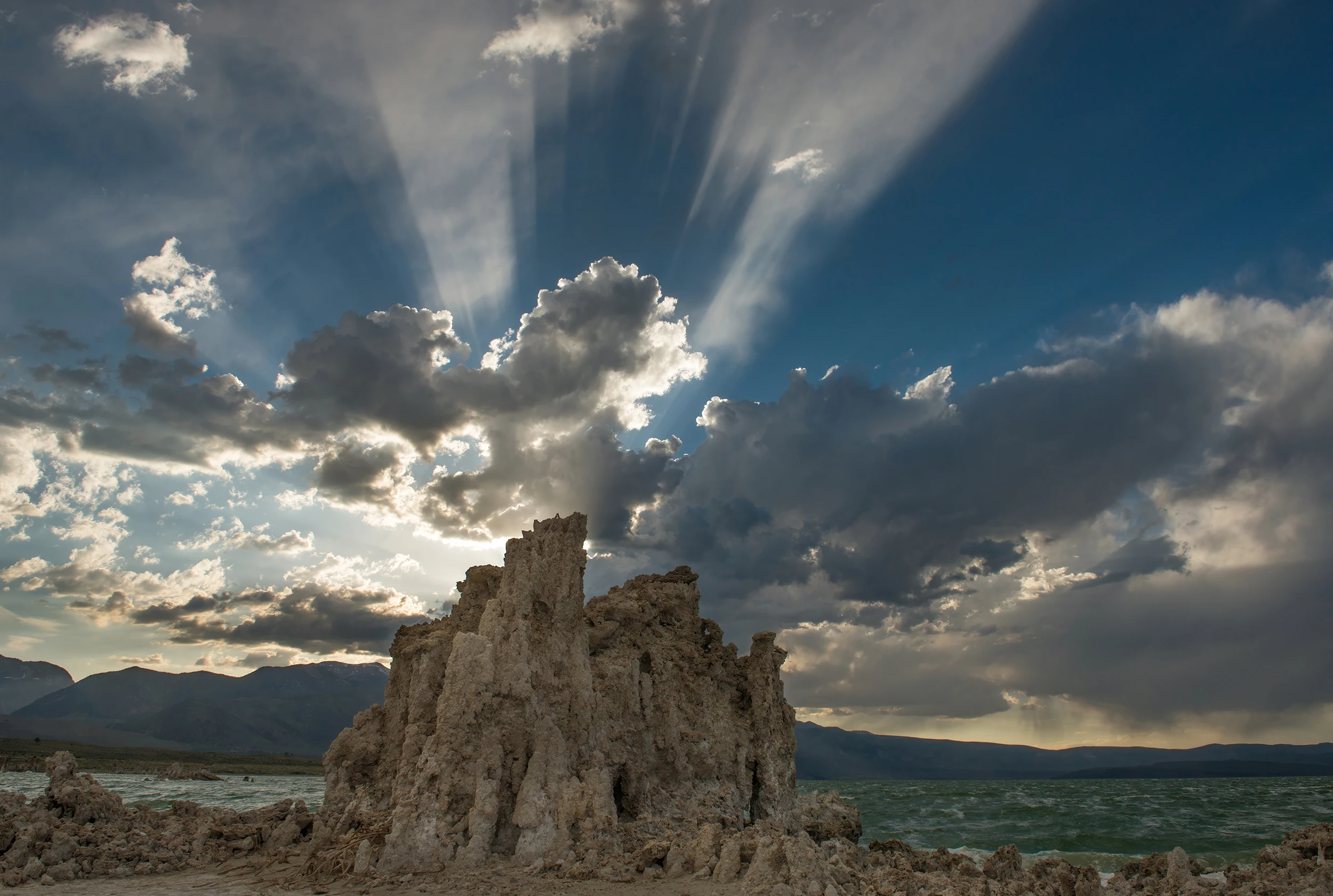 Rays, Mono Lake – photo by Reiner Boehme