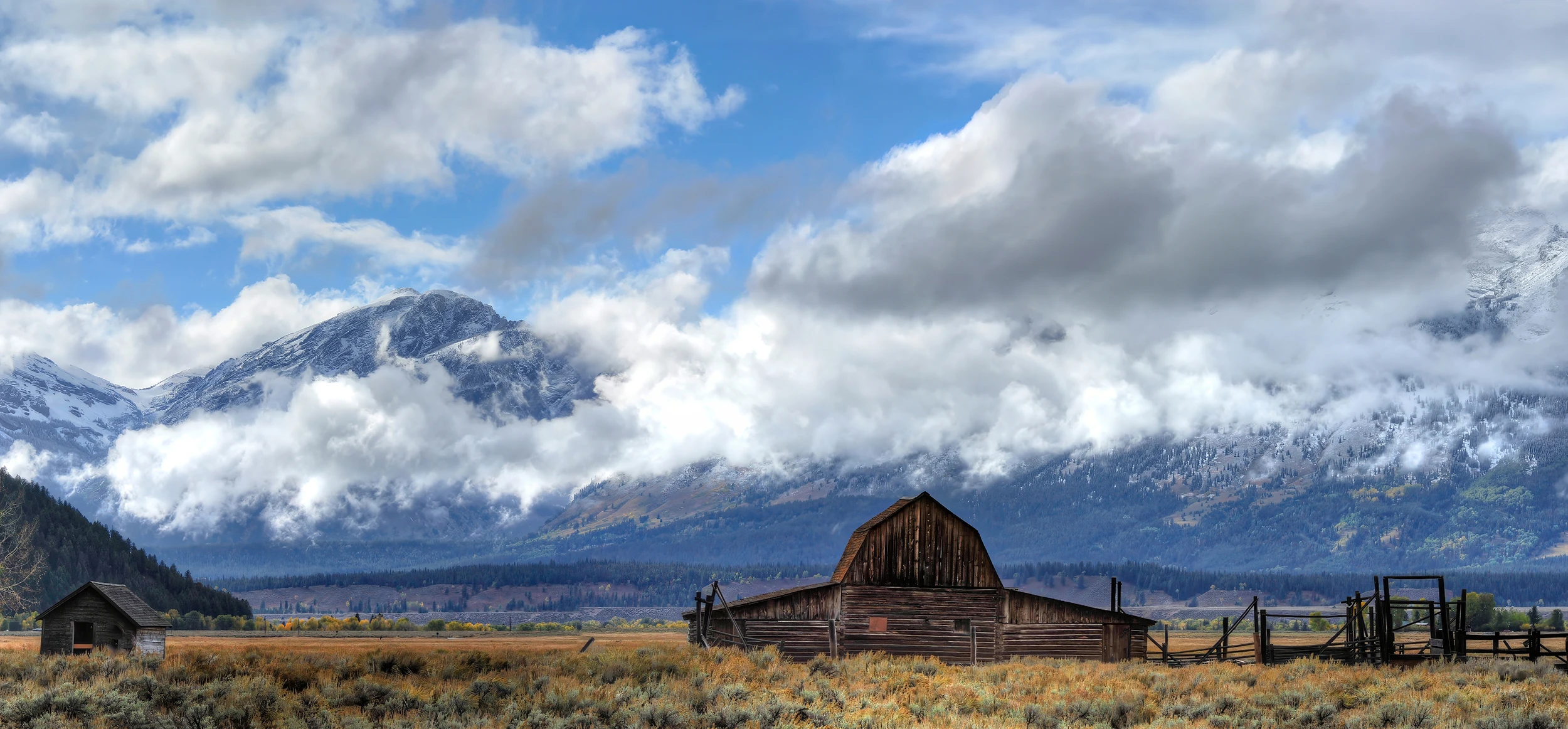 Mormon barn after the snowstorm, Grand Teton – photo by Reiner Boehme