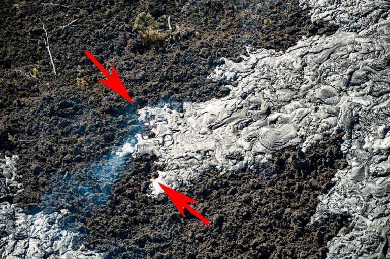 Flowing lava from Kilauea
