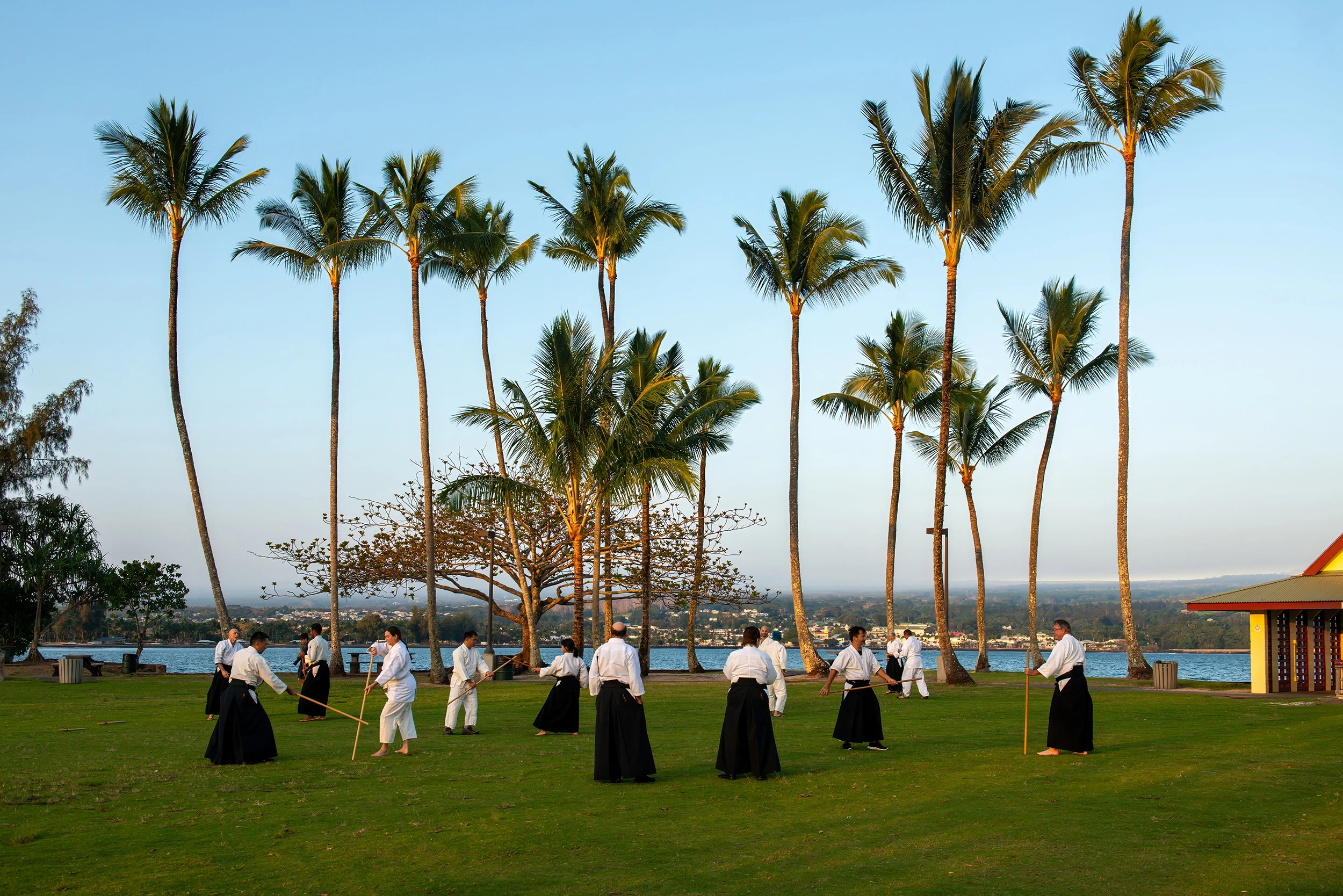 Early morning exercise, Hawaii – photo by Reiner Boehme