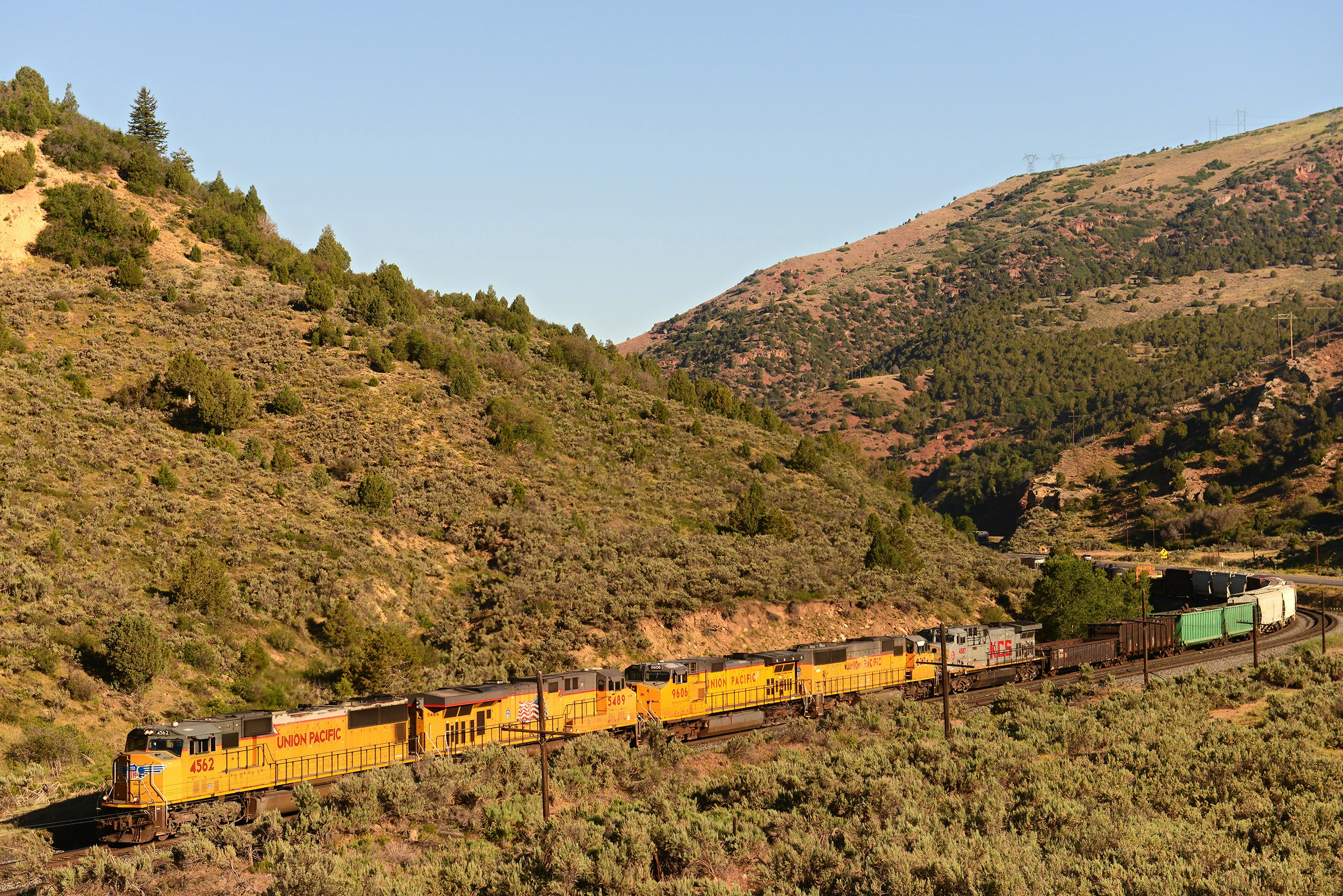 5 engines, On the road – photo by Reiner Boehme