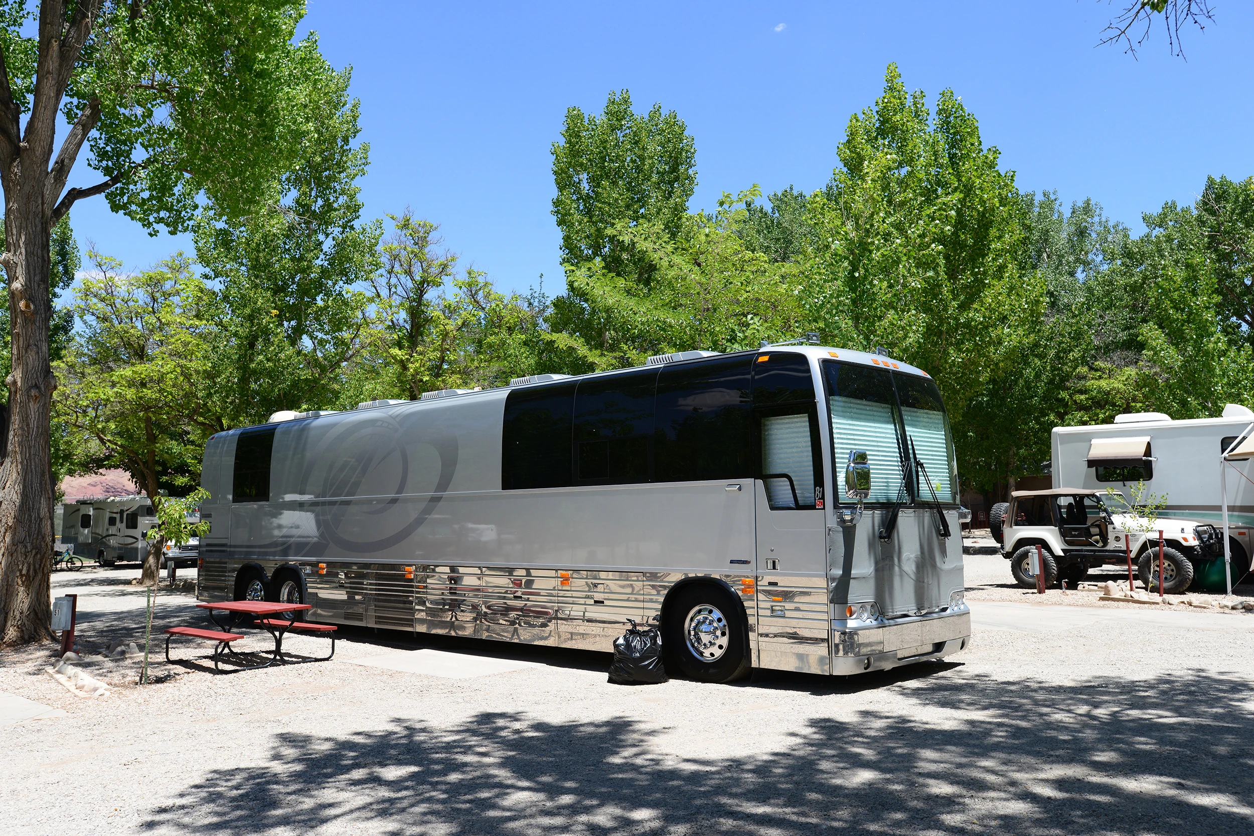 The million dollar RV, On the road – photo by Reiner Boehme