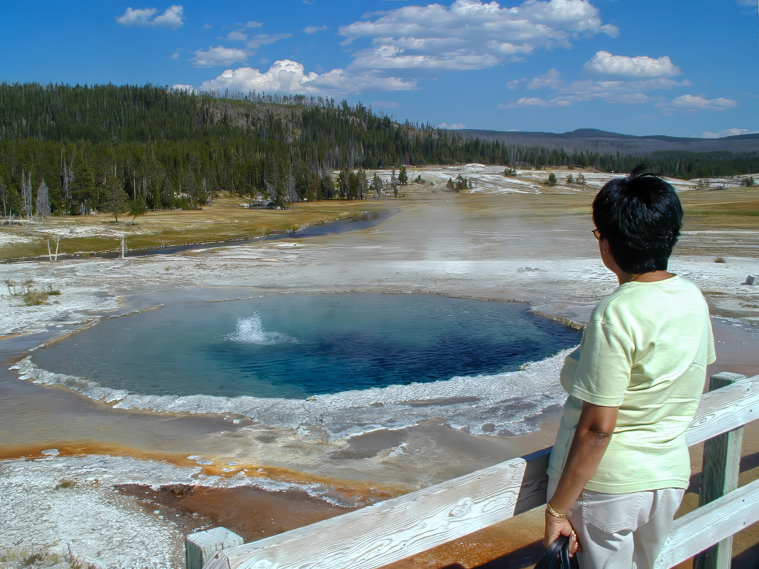 Yellowstone hot pond, Yellowstone NP – photo by Reiner Boehme