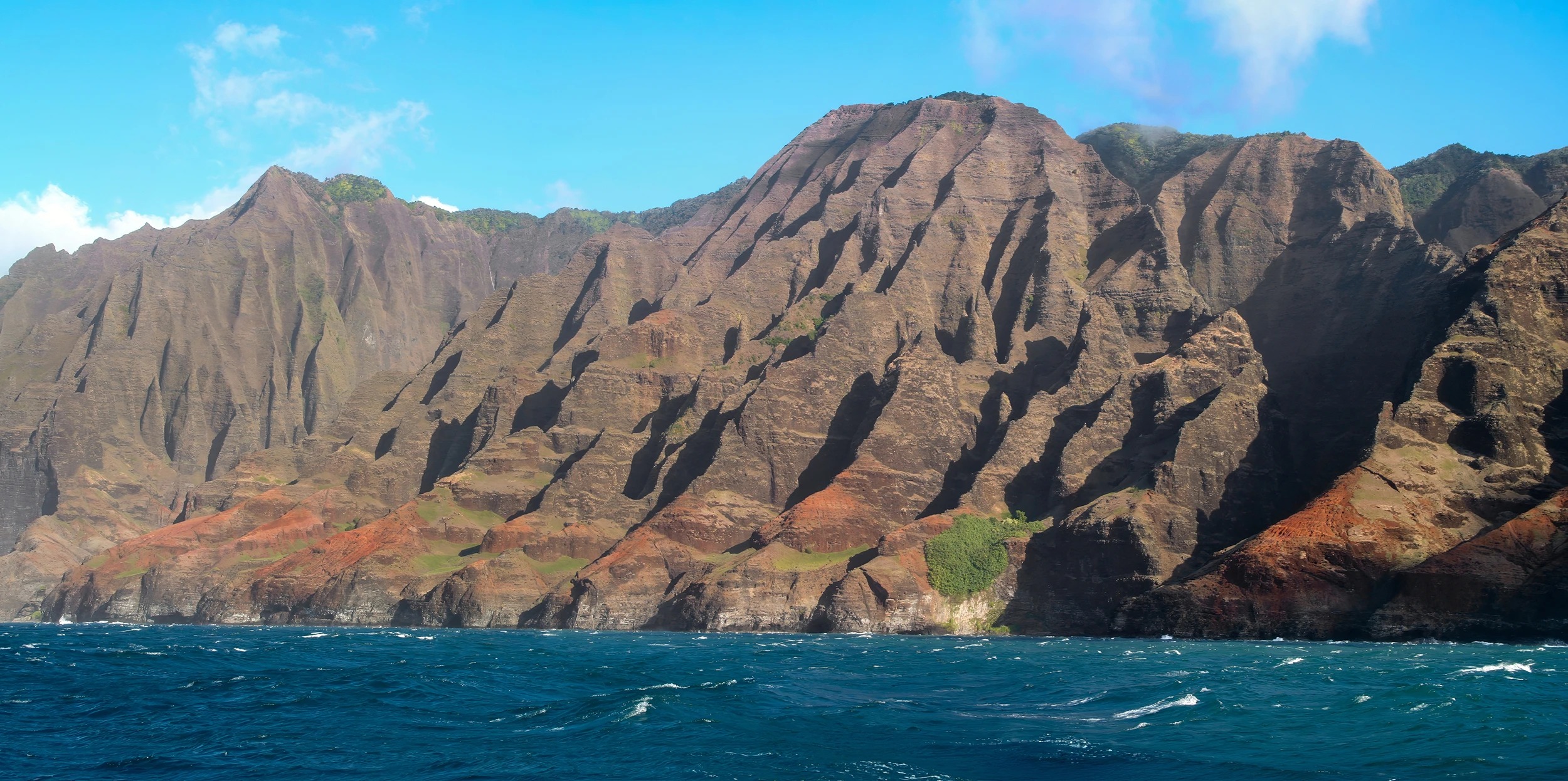 Na Pali coast boat trip, Hawaii – photo by Reiner Boehme